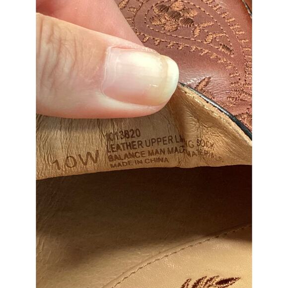 soft Women's embroidered leather loafer Hilllary color leaf women's us size 10W - Picture 9 of 11